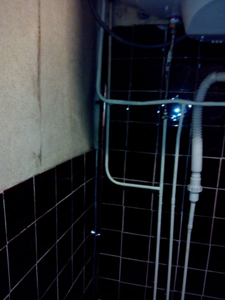 tuyau en attente dans WC